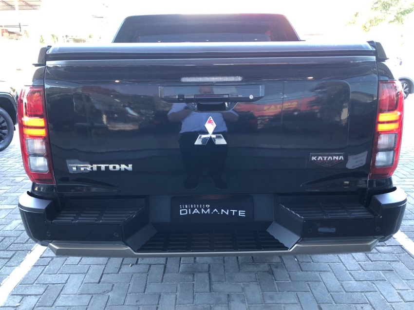 mitsubishi triton 2.4 biturbo diesel cd katana 4x4 automatico 4p 202612