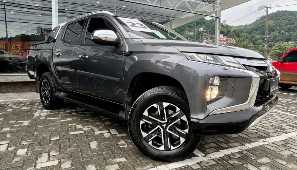 mitsubishi l200 triton 2.4 16v turbo diesel sport hpe cd 4p 4x4 automatico 20232