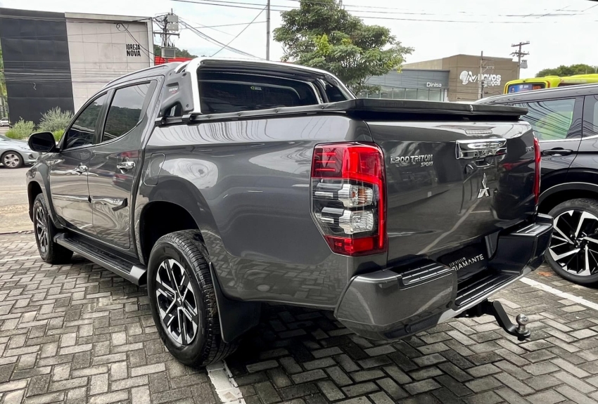 mitsubishi l200 triton 2.4 16v turbo diesel sport hpe cd 4p 4x4 automatico 202311