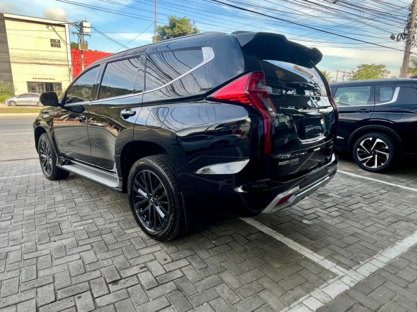 mitsubishi pajero sport 2.4 16v mivec turbo diesel legend black awd automatico 4p 202519