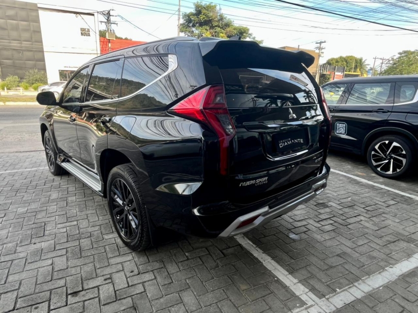 mitsubishi pajero sport 2.4 16v mivec turbo diesel legend black awd automatico 4p 202517