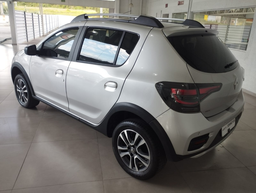 renault stepway 1.6 16v sce flex intense x-tronic 4p automatico 2022 renault stepway 1.6 16v sce flex intense x-tronic 4p automatico 2022