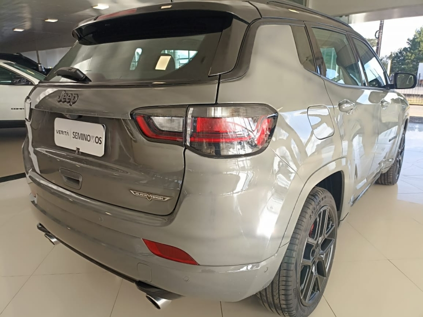 jeep compass 2.0 hurricane 4 turbo gasolina blackhawk at9 1.3 4p automatico 2025 jeep compass 2.0 hurricane 4 turbo gasolina blackhawk at9 1.3 4p automatico 2025