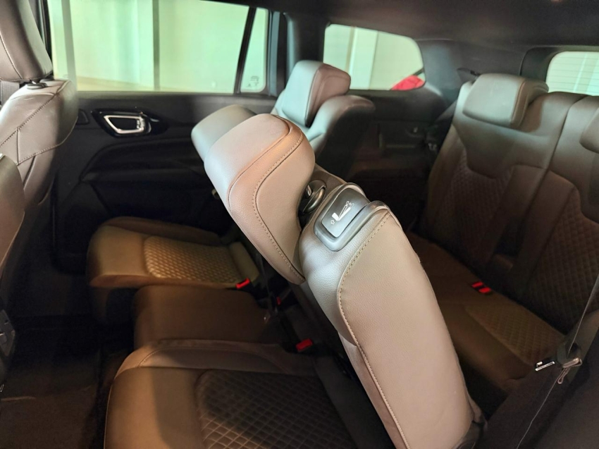 jeep commander 2.0 hurricane 4 turbo gasolina overland at9 1.3 4p automatico 20257