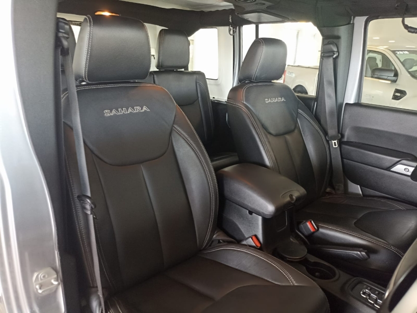 jeep wrangler 3.6 unlimited sahara 4x4 v6 gasolina 4p automatico 2.0 201815