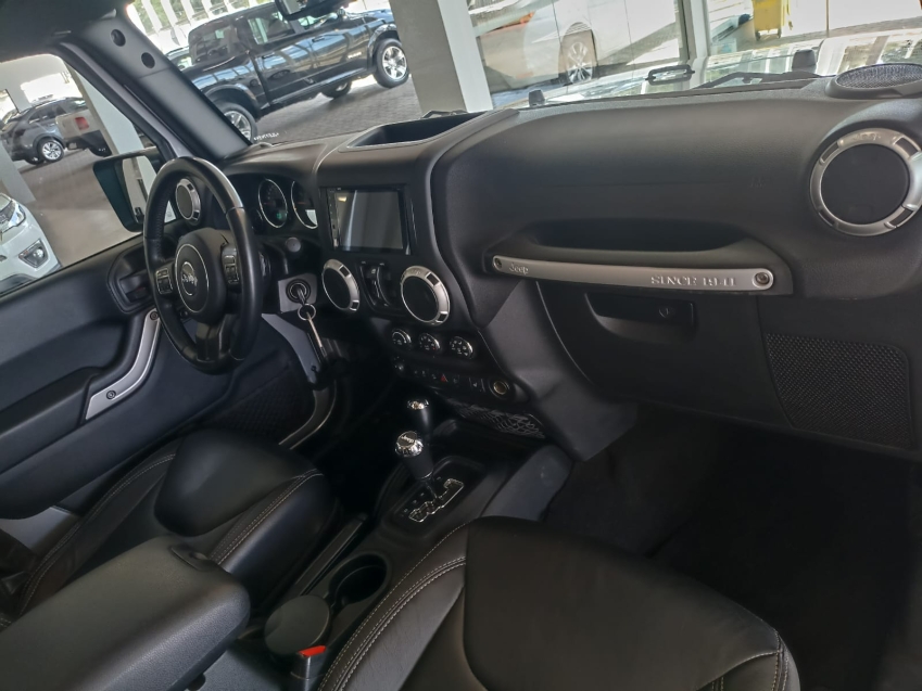 jeep wrangler 3.6 unlimited sahara 4x4 v6 gasolina 4p automatico 2.0 20188