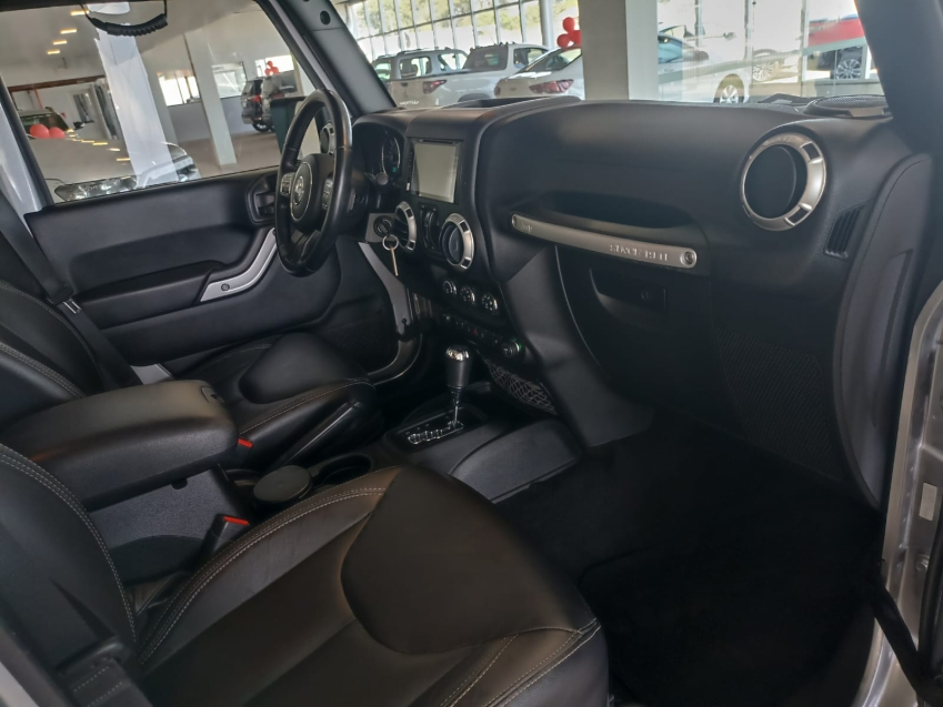 jeep wrangler 3.6 unlimited sahara 4x4 v6 gasolina 4p automatico 2.0 201818