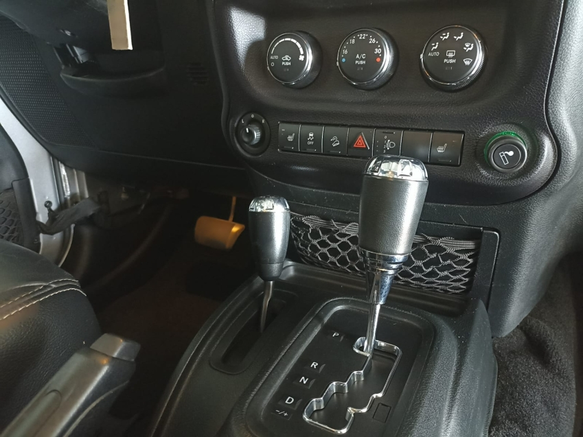 jeep wrangler 3.6 unlimited sahara 4x4 v6 gasolina 4p automatico 2.0 201816