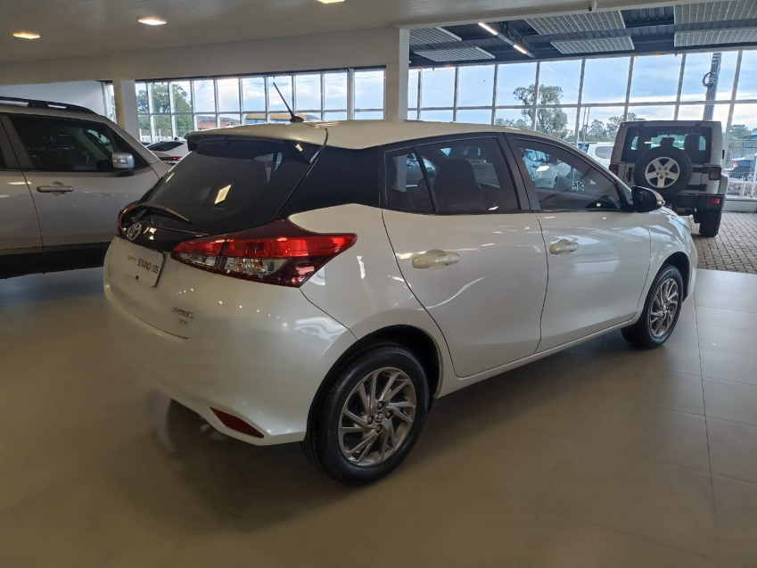 toyota yaris 1.5 16v flex xs connect multidrive 4p automatico 20233