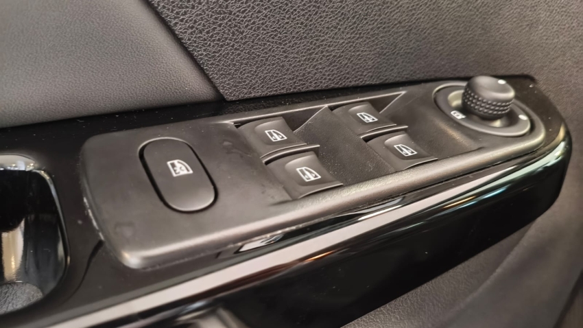 renault captur 1.6 16v sce flex intense x-tronic 4p automatico 20197