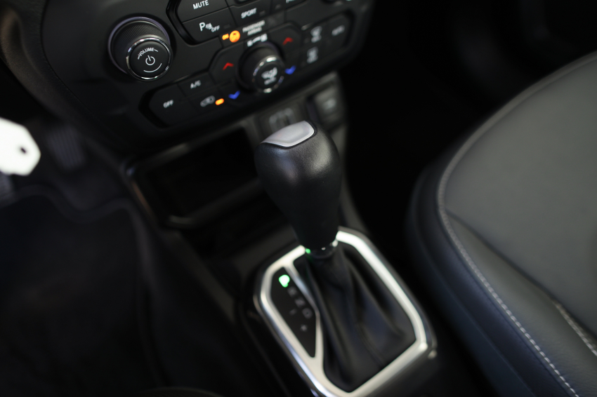 JEEP RENEGADE 1.3 T270 TURBO FLEX LONGITUDE AT6 18