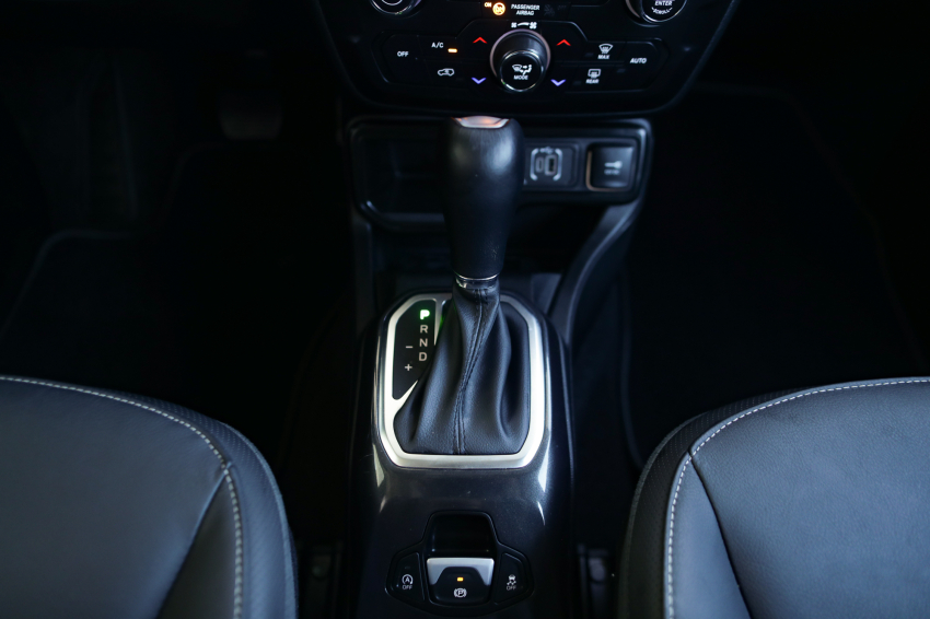 JEEP RENEGADE 1.3 T270 TURBO FLEX SAHARA AT6 15