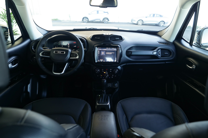 JEEP RENEGADE 1.3 T270 TURBO FLEX SAHARA AT6 13