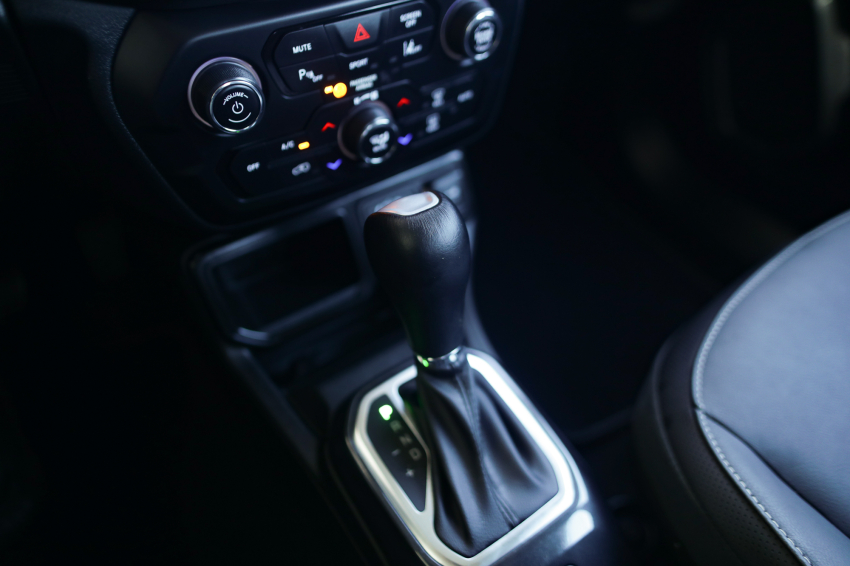 JEEP RENEGADE 1.3 T270 TURBO FLEX SAHARA AT6 22