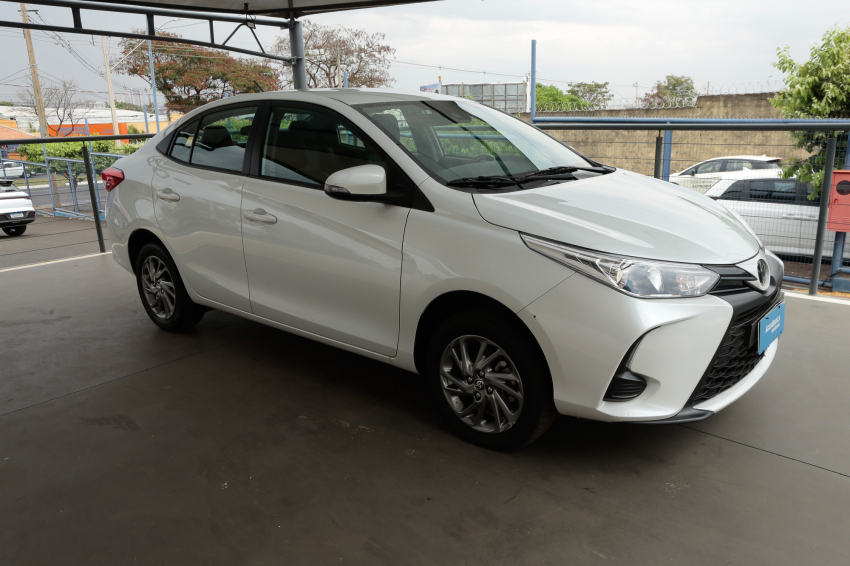 Toyota YARIS 1.5 16V FLEX SEDAN XS MULTIDRIVE 5