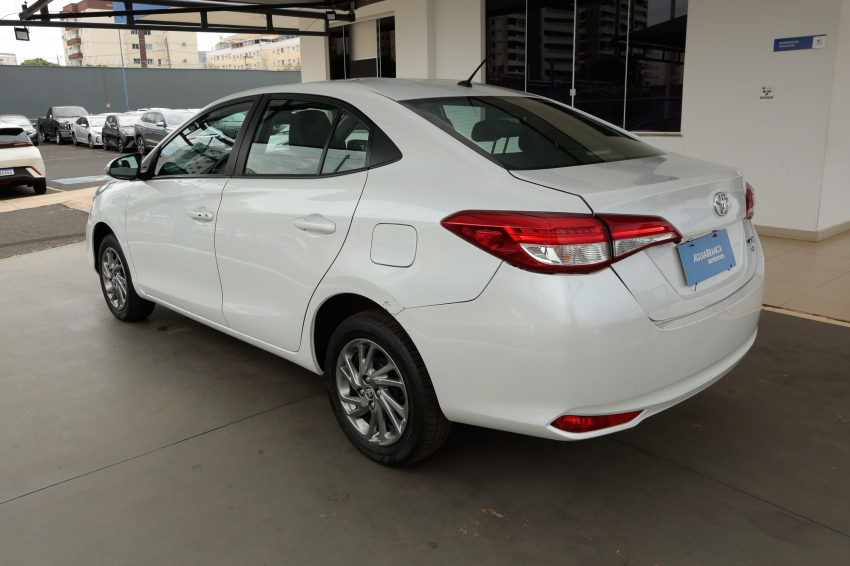 Toyota YARIS 1.5 16V FLEX SEDAN XS MULTIDRIVE 7