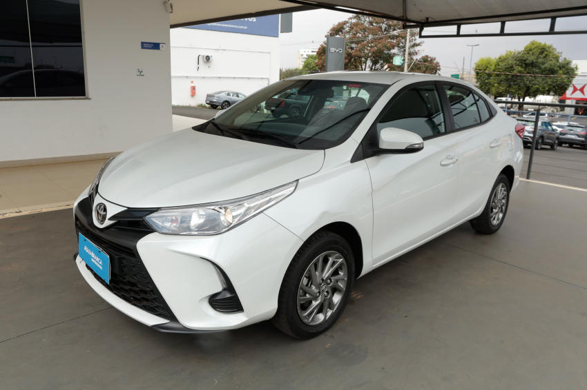 Toyota YARIS 1.5 16V FLEX SEDAN XS MULTIDRIVE