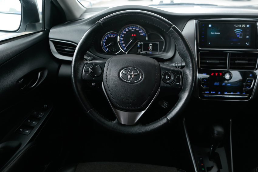 Toyota YARIS 1.5 16V FLEX SEDAN XS MULTIDRIVE 16