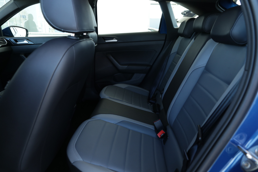 Volkswagen NIVUS 1.0 200 TSI TOTAL FLEX HIGHLINE AUTOMÁTICO 24