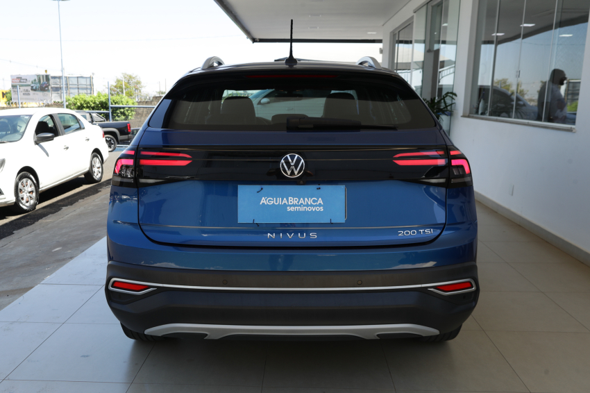 Volkswagen NIVUS 1.0 200 TSI TOTAL FLEX HIGHLINE AUTOMÁTICO 8