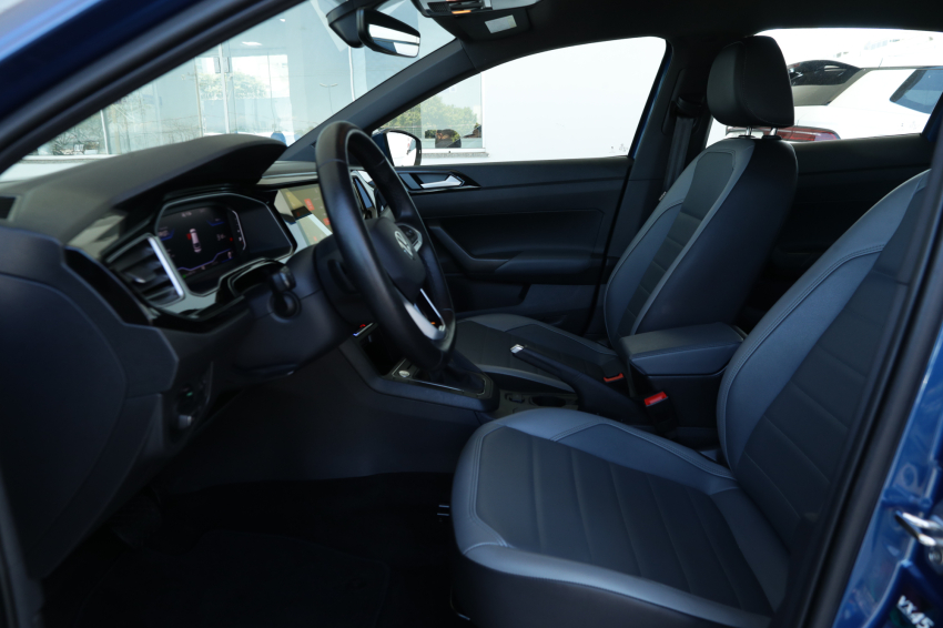 Volkswagen NIVUS 1.0 200 TSI TOTAL FLEX HIGHLINE AUTOMÁTICO 23