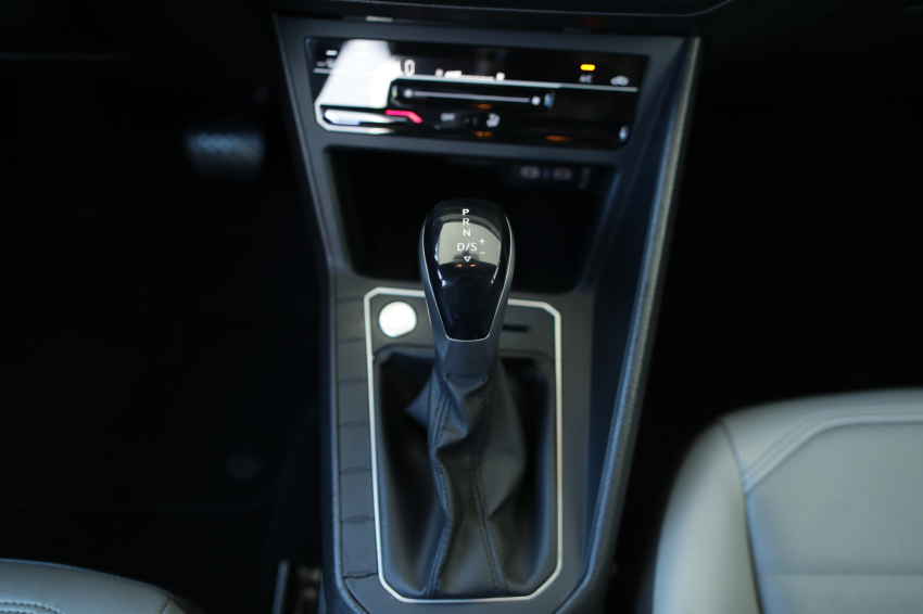 Volkswagen NIVUS 1.0 200 TSI TOTAL FLEX HIGHLINE AUTOMÁTICO 18