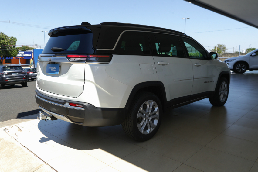 JEEP COMMANDER 1.3 T270 TURBO FLEX LIMITED AT6 9
