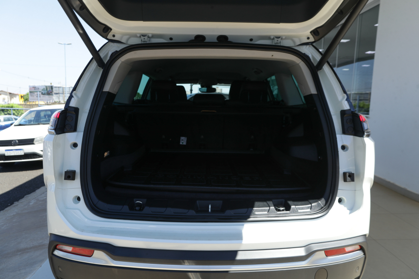 JEEP COMMANDER 1.3 T270 TURBO FLEX LIMITED AT6 10