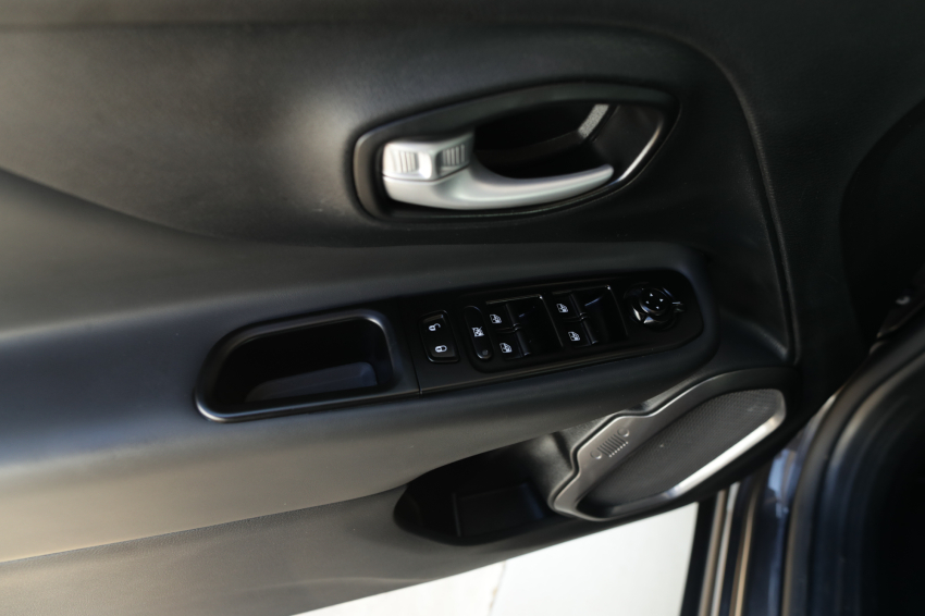 JEEP RENEGADE 1.3 T270 TURBO FLEX LONGITUDE AT6 18