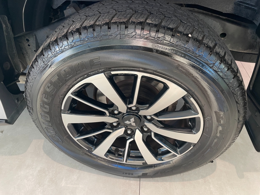 mitsubishi pajero sport 2.4 16v mivec turbo diesel hpe awd automatico 4p 2020