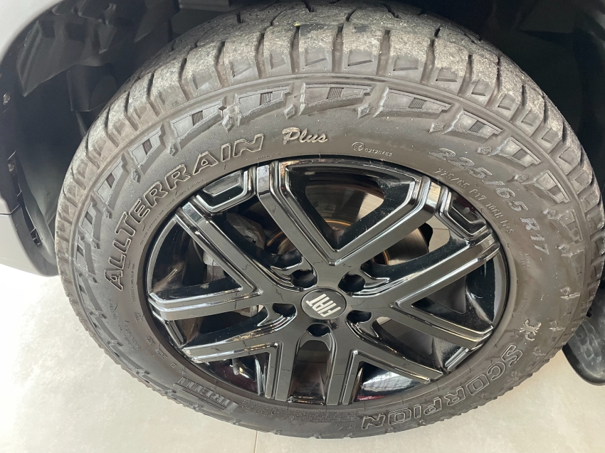 fiat toro 2.0 16v turbo diesel ultra 4wd at9 4p automatico 2023