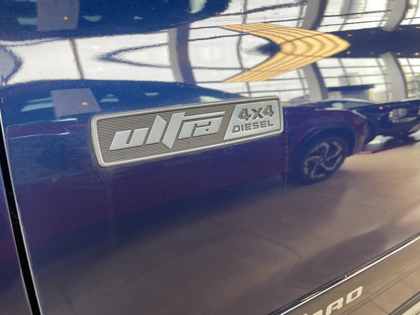 fiat toro 2.0 16v turbo diesel ultra 4wd at9 4p automatico 2023
