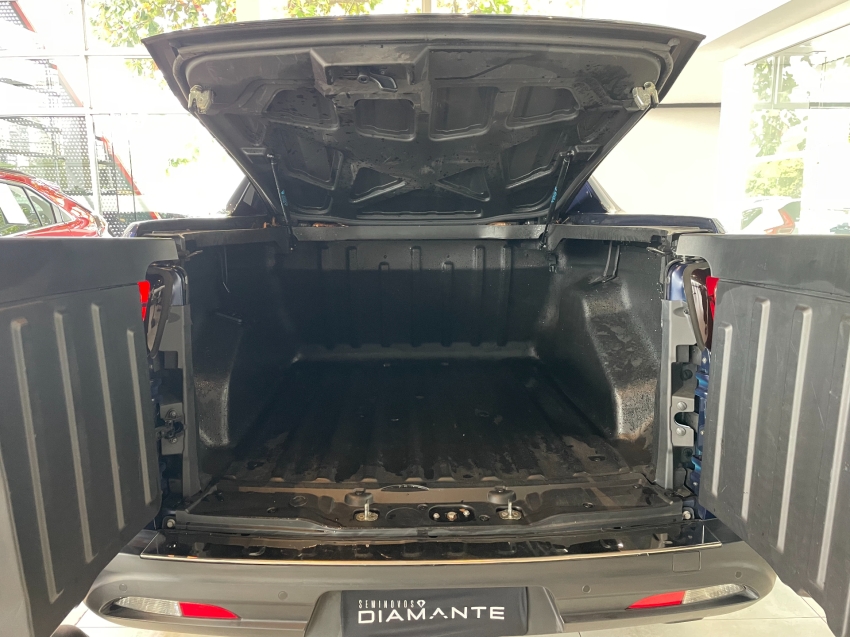 fiat toro 2.0 16v turbo diesel ultra 4wd at9 4p automatico 2023