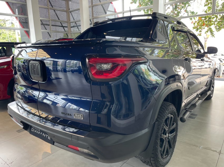 fiat toro 2.0 16v turbo diesel ultra 4wd at9 4p automatico 2023