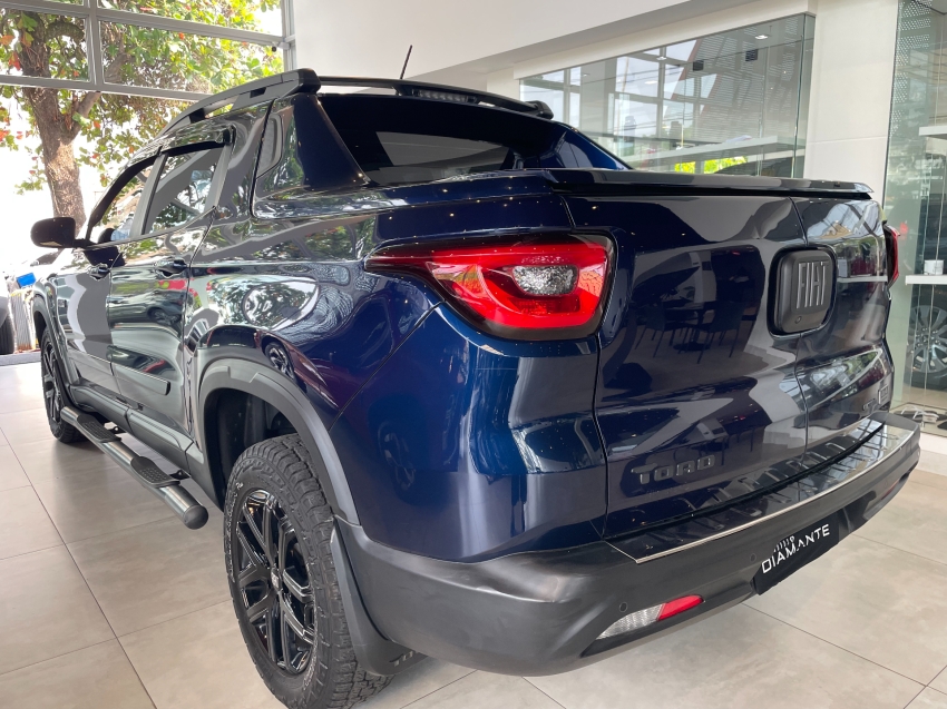 fiat toro 2.0 16v turbo diesel ultra 4wd at9 4p automatico 2023