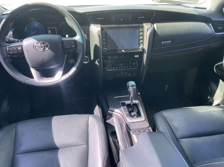 toyota hilux sw4 2.8 d-4d turbo diesel srx 7l 4x4 automatico 4p 2022