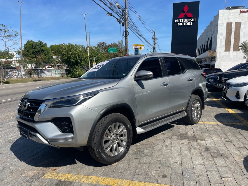 toyota hilux sw4 2.8 d-4d turbo diesel srx 7l 4x4 automatico 4p 2022