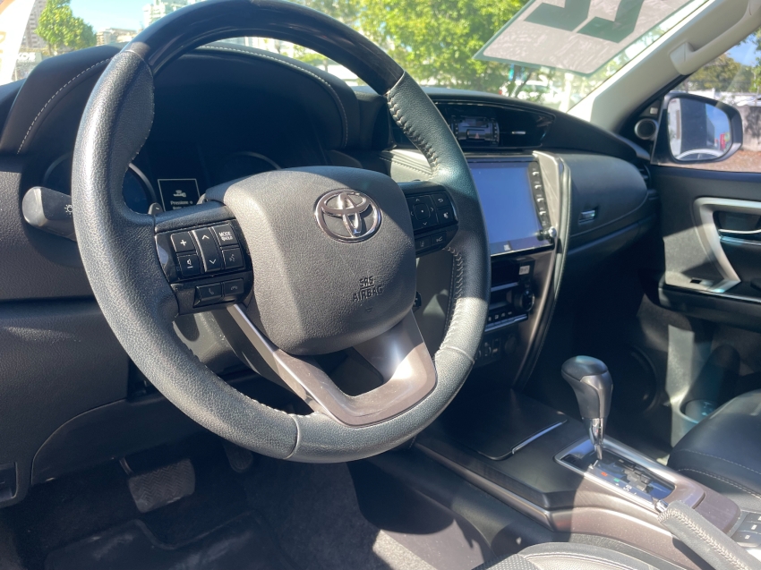 toyota hilux sw4 2.8 d-4d turbo diesel srx 7l 4x4 automatico 4p 2022