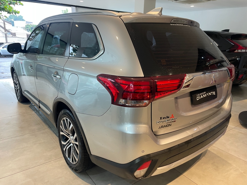 mitsubishi outlander 3.0 gt 4x4 v6 24v gasolina 4p automatico 2018
