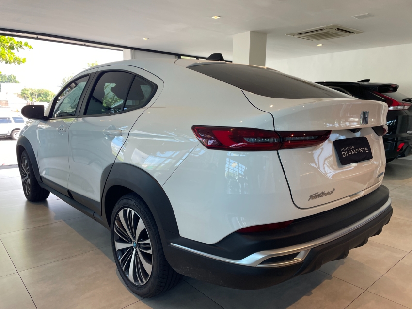 fiat fastback 1.0 turbo 200 hybrid audace cvt hibrido 4p automatico 2025