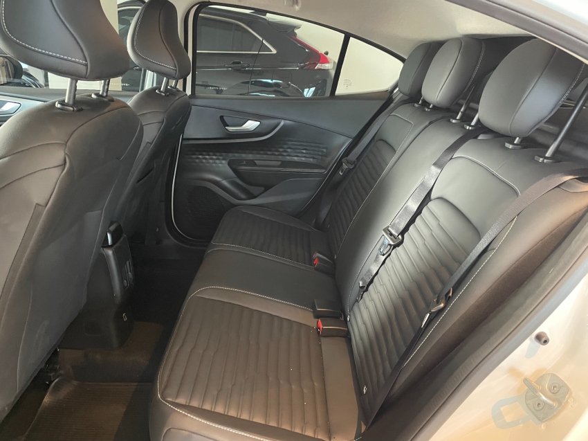 fiat fastback 1.0 turbo 200 hybrid audace cvt hibrido 4p automatico 2025