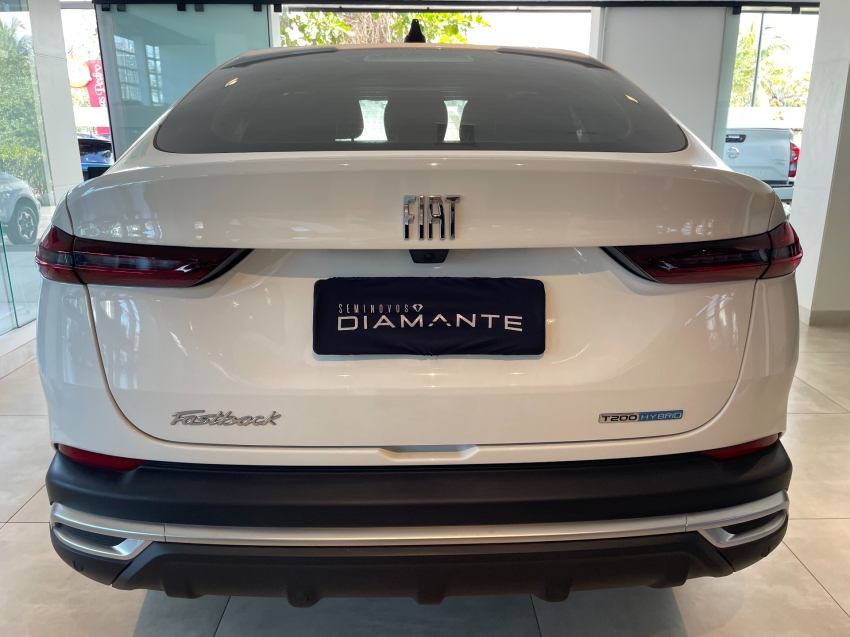 fiat fastback 1.0 turbo 200 hybrid audace cvt hibrido 4p automatico 2025