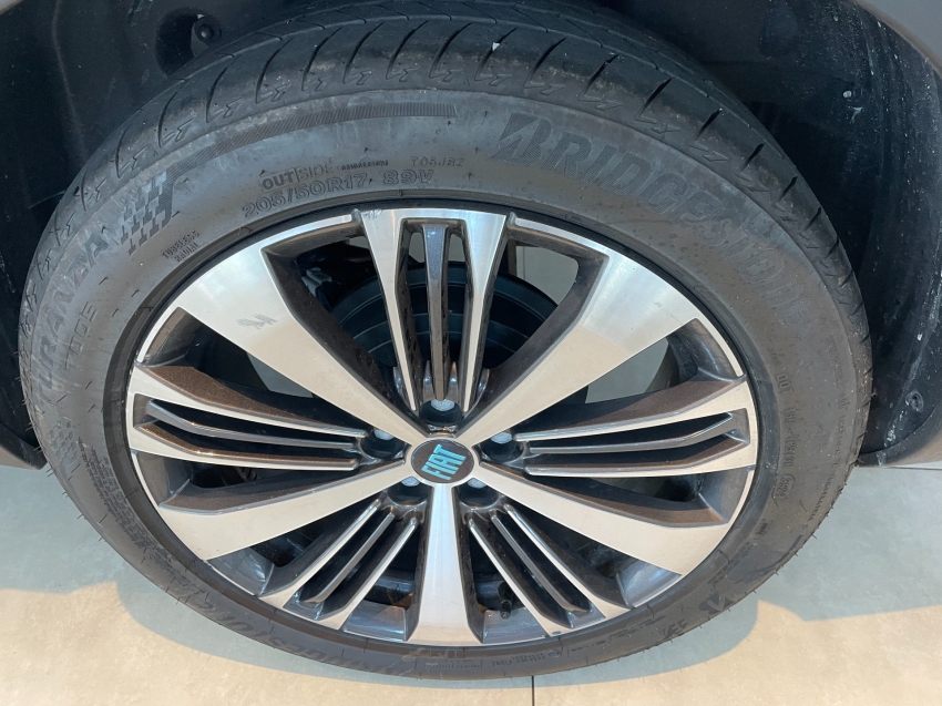 fiat fastback 1.0 turbo 200 hybrid audace cvt hibrido 4p automatico 2025