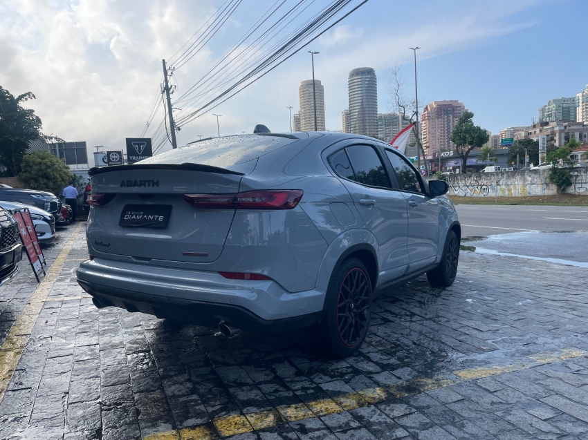fiat fastback 1.3 turbo 270 flex abarth at6 4p automatico 2024