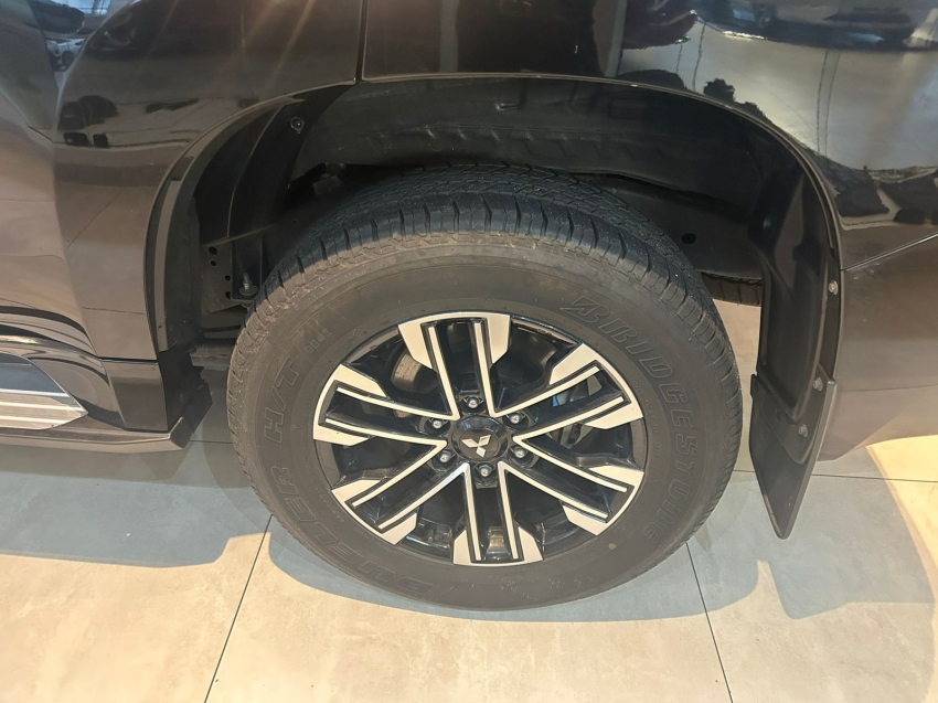 mitsubishi pajero sport 2.4 16v mivec turbo diesel hpe-s awd automatico 4p 2023
