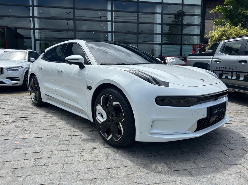 zeekr 001 100 kw eletrico premium awd 4p automatico 2025
