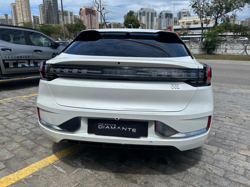zeekr 001 100 kw eletrico premium awd 4p automatico 2025