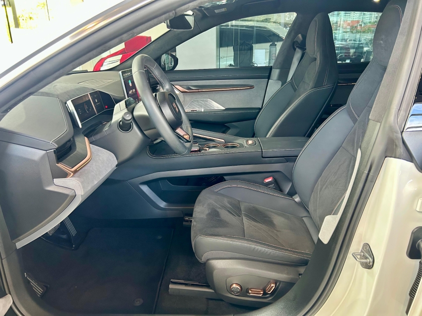 zeekr 001 100 kw eletrico premium awd 4p automatico 2025