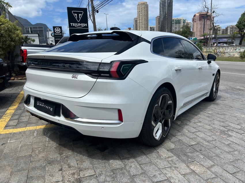 zeekr 001 100 kw eletrico premium awd 4p automatico 2025