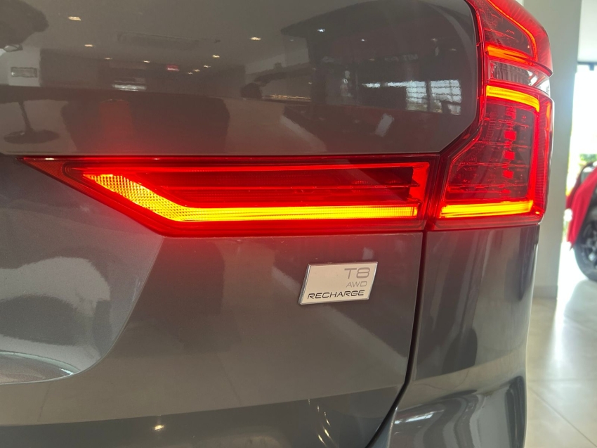 volvo xc60 2.0 t8 recharge ultimate awd geartronic 1.9 hibrido 4p automatico 20234